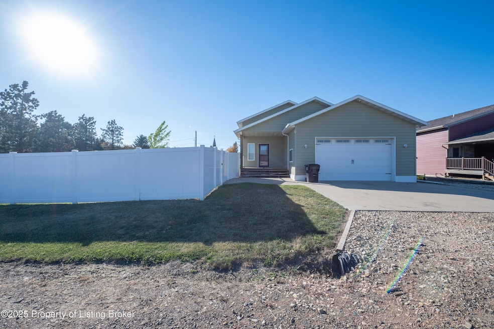 210 S B St, Richardton, ND 58652 - photo 1
