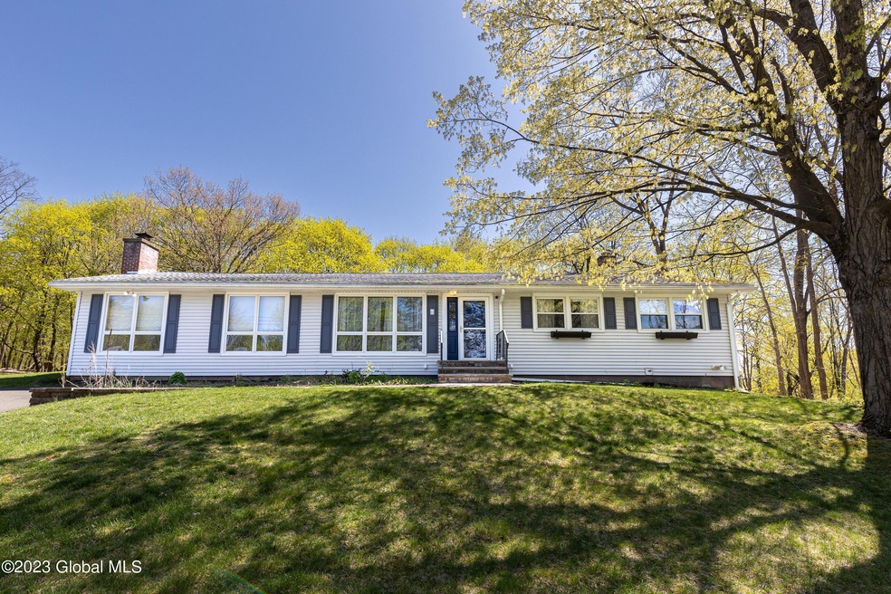 21 Oxford Cir, Troy, NY 12180 - photo 1