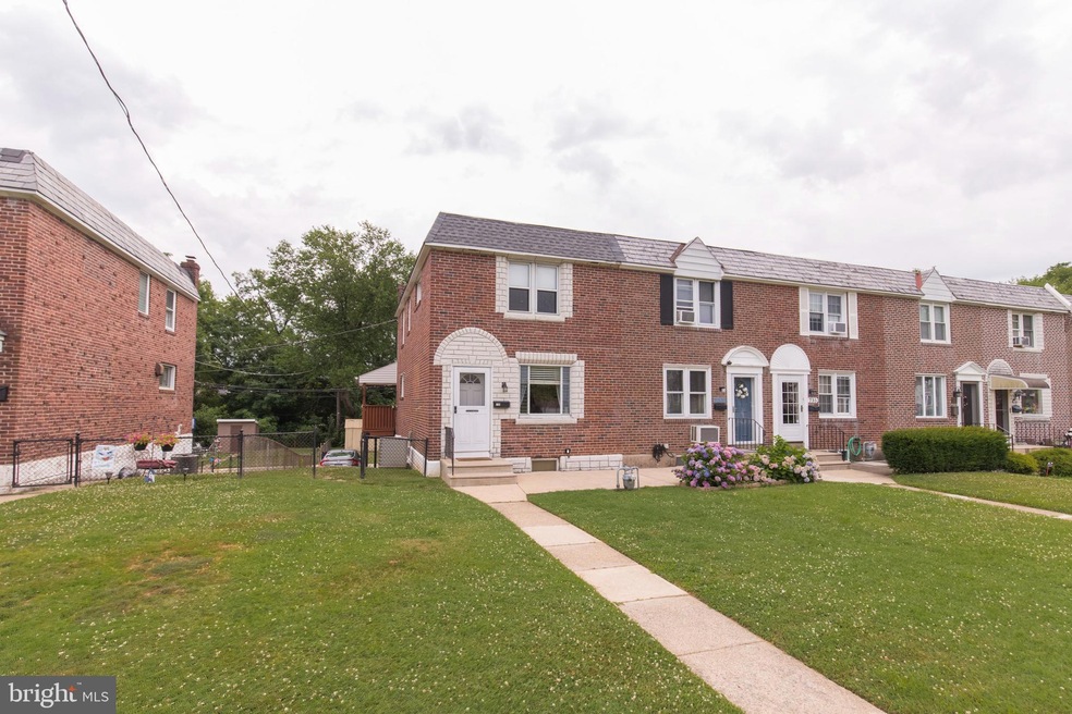 739 Crescent Dr, Glenolden, PA 19036 - photo 1
