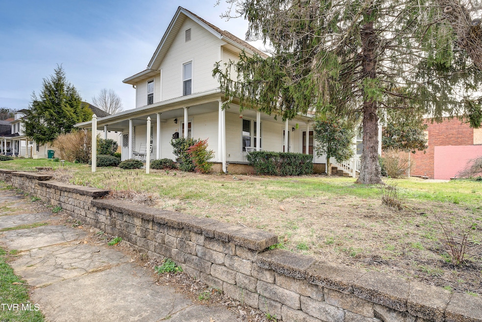 For Sale $600,000 • Co-Listing Agent