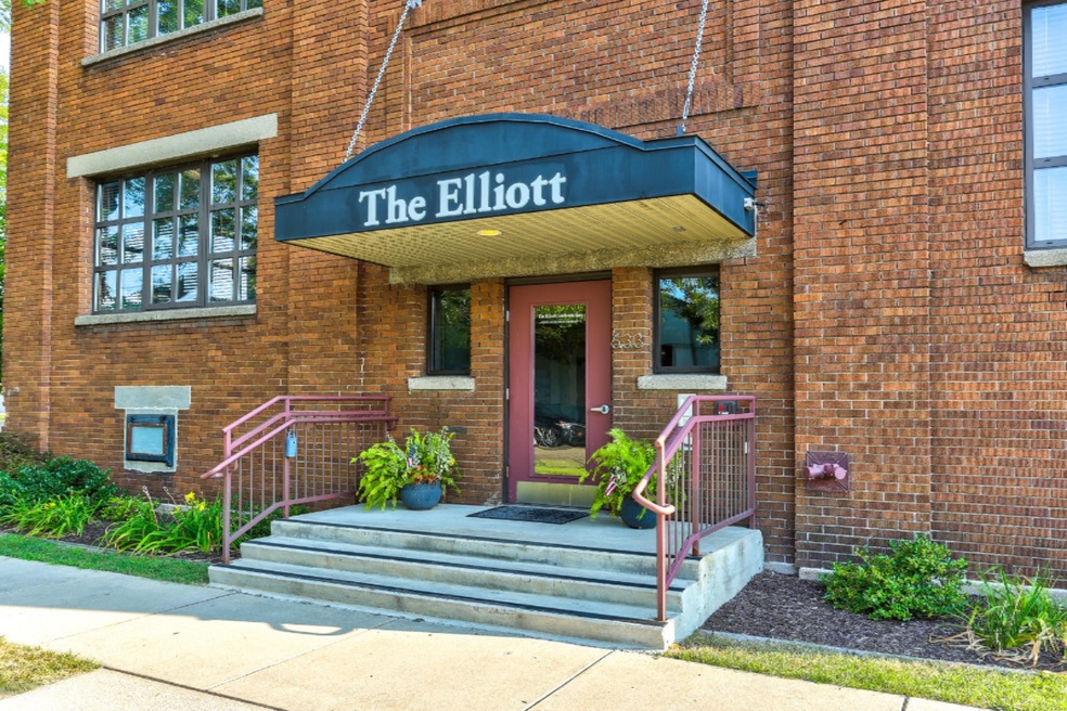633 Elliott Ave #5, Grand Haven, MI 4941