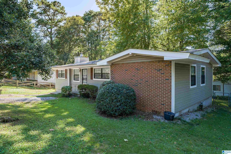 1516 Bobolink Ln NE, Center Point, AL 35215 - photo 1