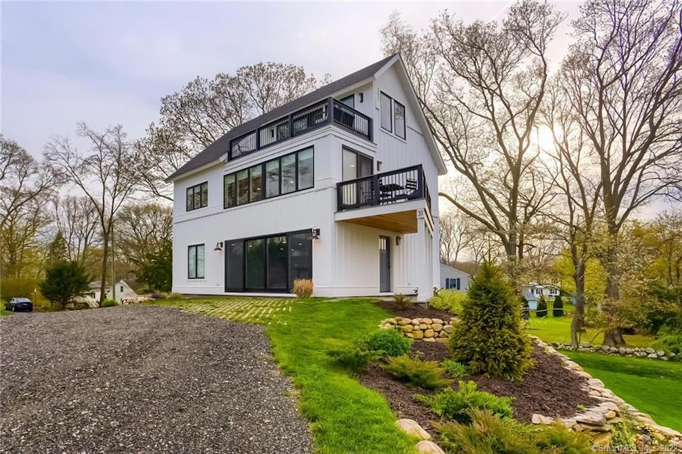 31 Shore Rd, East Lyme, CT 06357 - photo 1