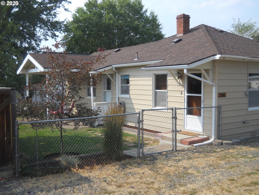 758 Railroad Ave, Prairie City, OR 97869 - photo 1