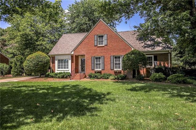 Welcome home. Charming 1 1/2 story home in Southpa