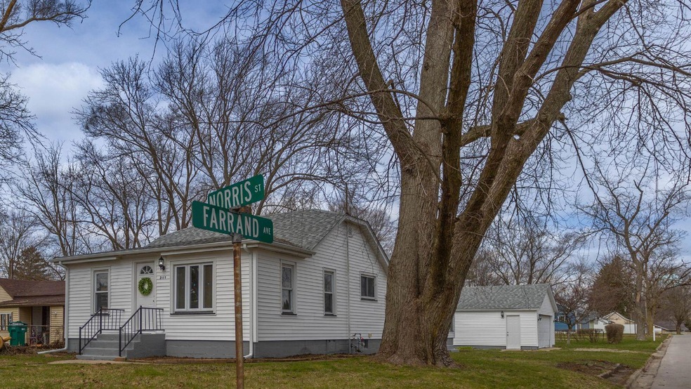 311 Norris St, La Porte, IN 46350 - photo 1