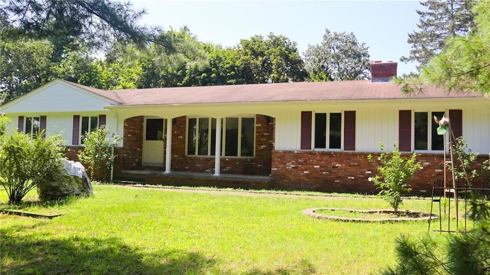 58 Cedar Swamp Rd, Smithfield, RI 02917 - photo 1
