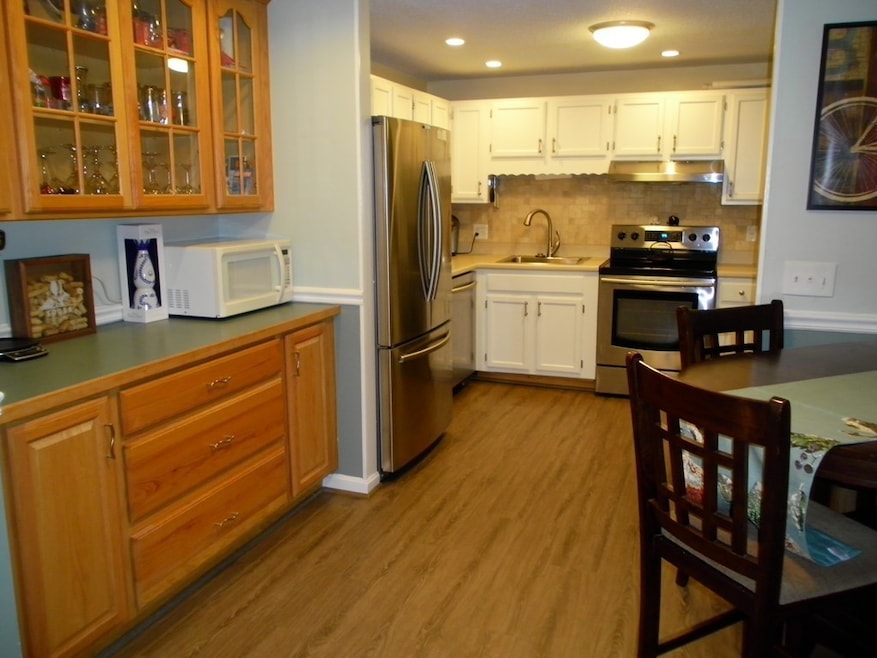 32 Randolph Dr unit 32, Tewksbury, MA 01876 - photo 1