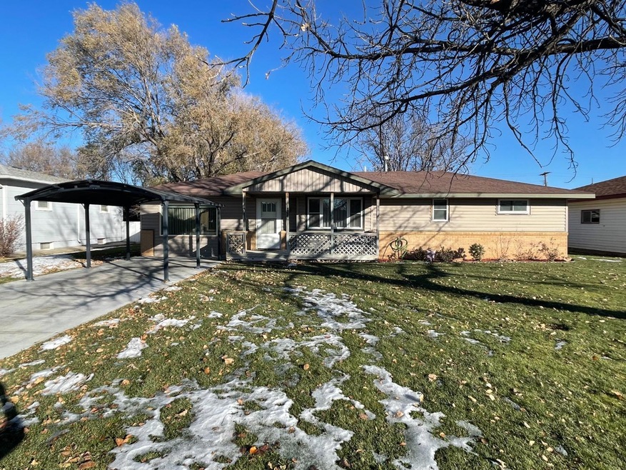 1206 S Madison St, Hugoton, KS 67951 - photo 1