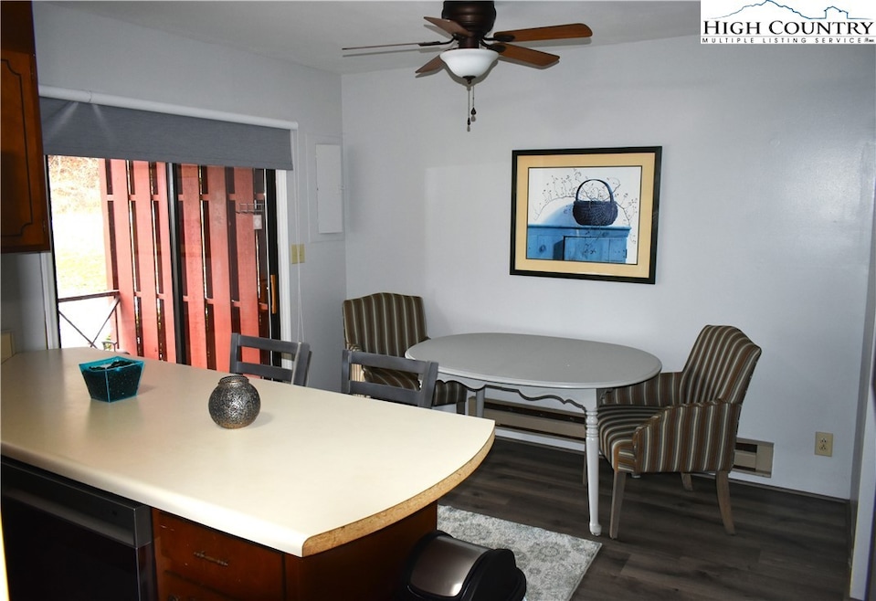 FURNISHED, NEW PAINT, NEW FLOORS, 2 BEDROOM TOWNHO