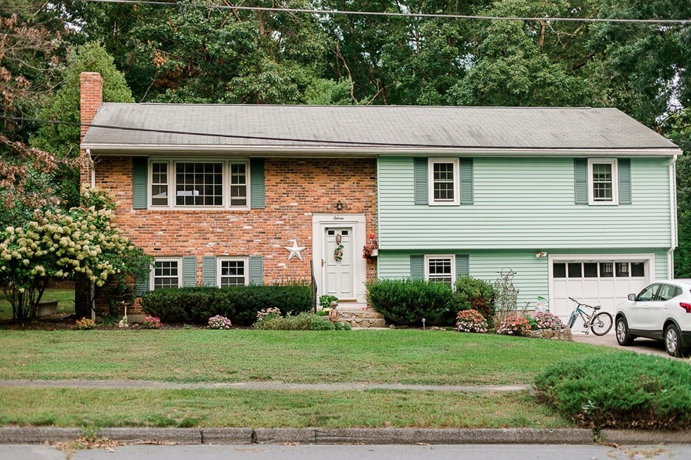 15 Dudley Rd unit 1, Holliston, MA 01746 - photo 1