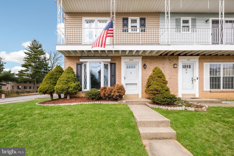 645 W Wiltshire Dr, Wallingford, PA 19086 - photo 1