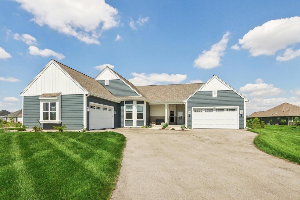 Move-in Ready Ranch Condo!