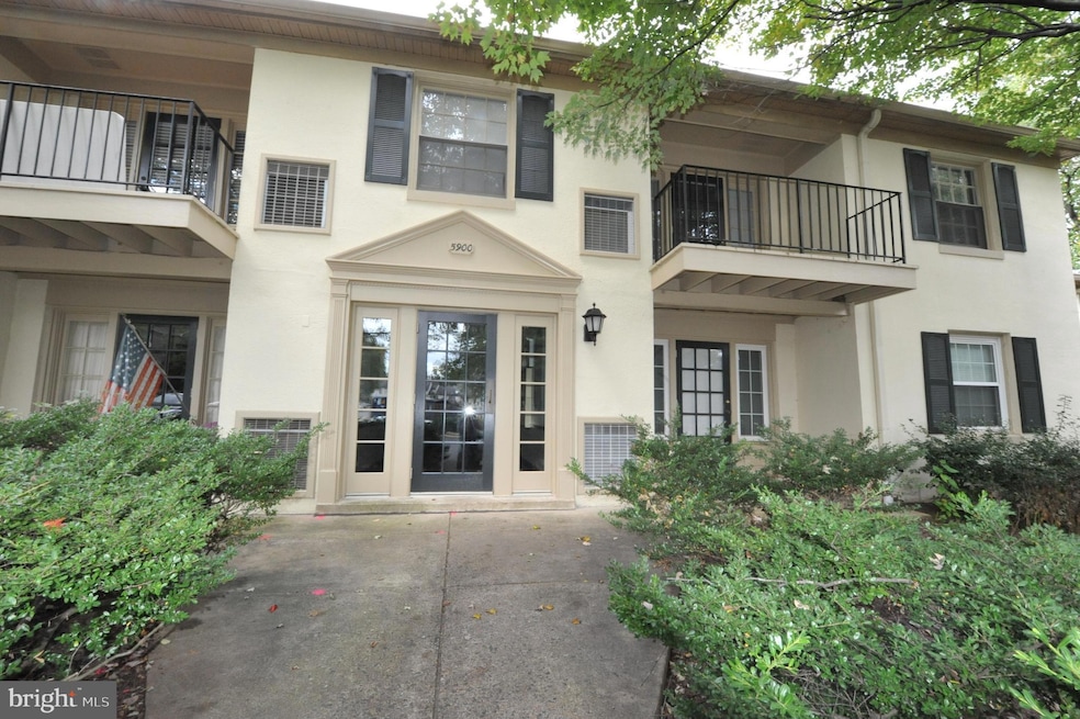 5900K Surrey Hill Place unit 697-K, West Springfield, VA 22152 - photo 1