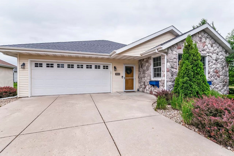 5176 Fox Sedge Ln, Fitchburg, WI 53711 - photo 1