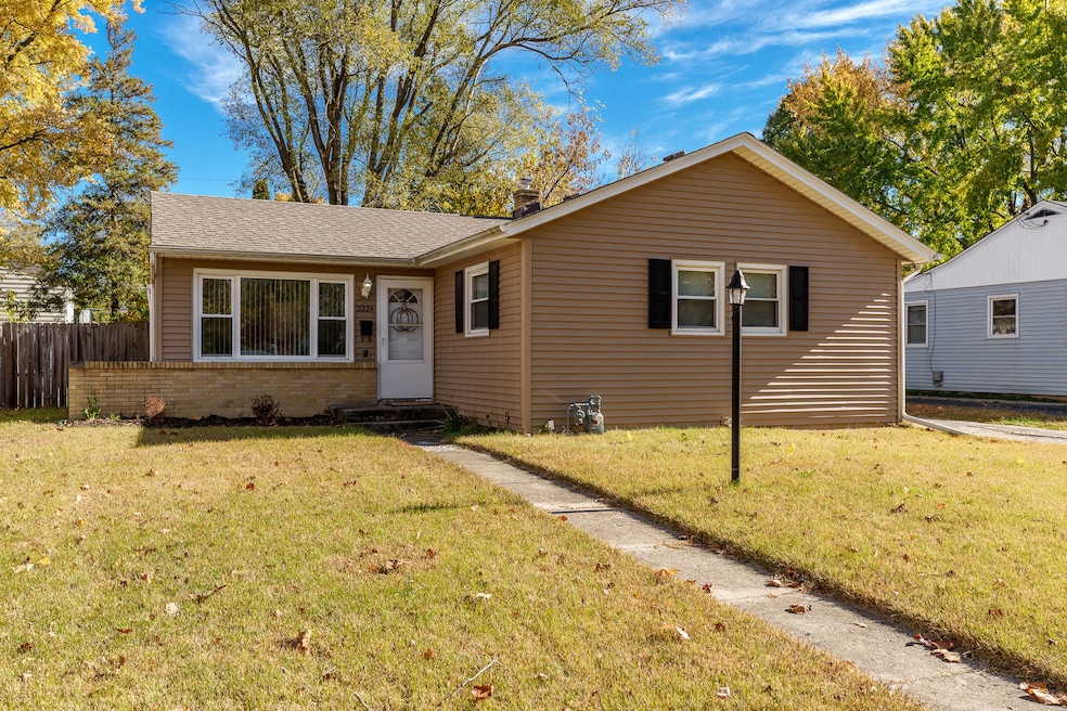 2224 Arizona Ave, Rockford, IL 61108 - photo 1
