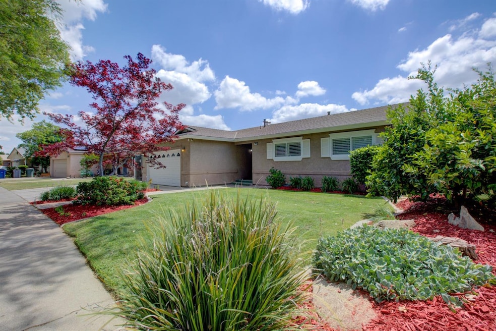 For Sale $498,000