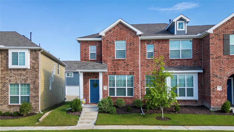 3933 Hometown Blvd, Heartland, TX 75126 - photo 1