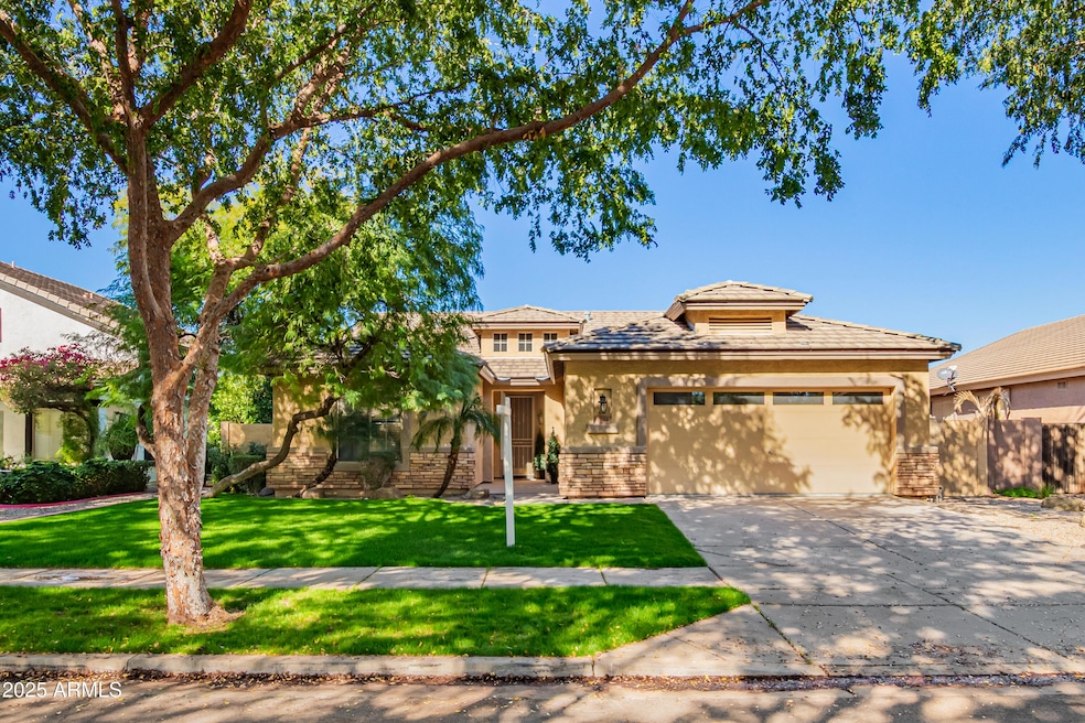 Pending $599,900 • Co-Listing Agent