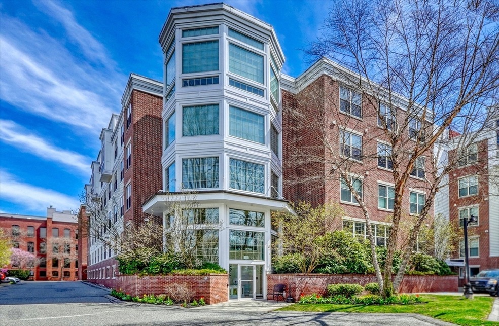 248 Albion St unit 327, Wakefield, MA 01880 - photo 1