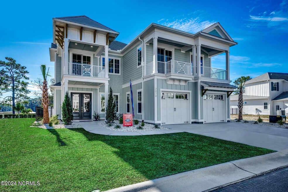 2070 manor parc photo