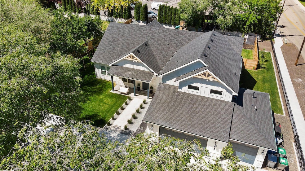 For Sale $1,250,000 • Co-Listing Agent