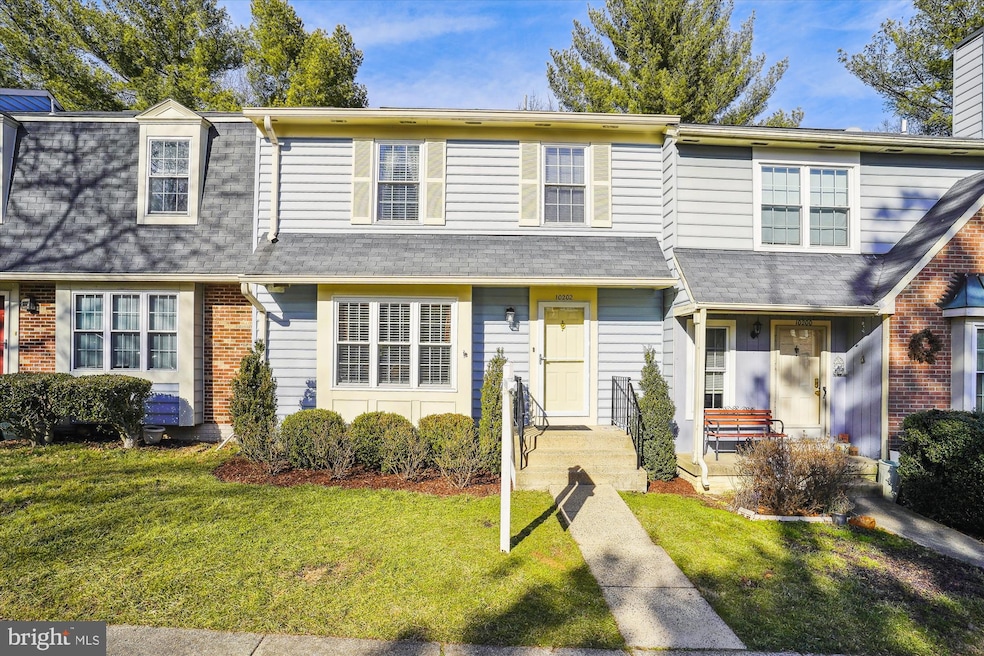 10202 Roberts Common Ln, Burke, VA 22015 - photo 1