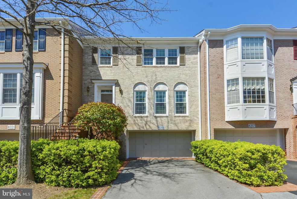 8319 Turnberry Ct, Potomac, MD 20854 - photo 1