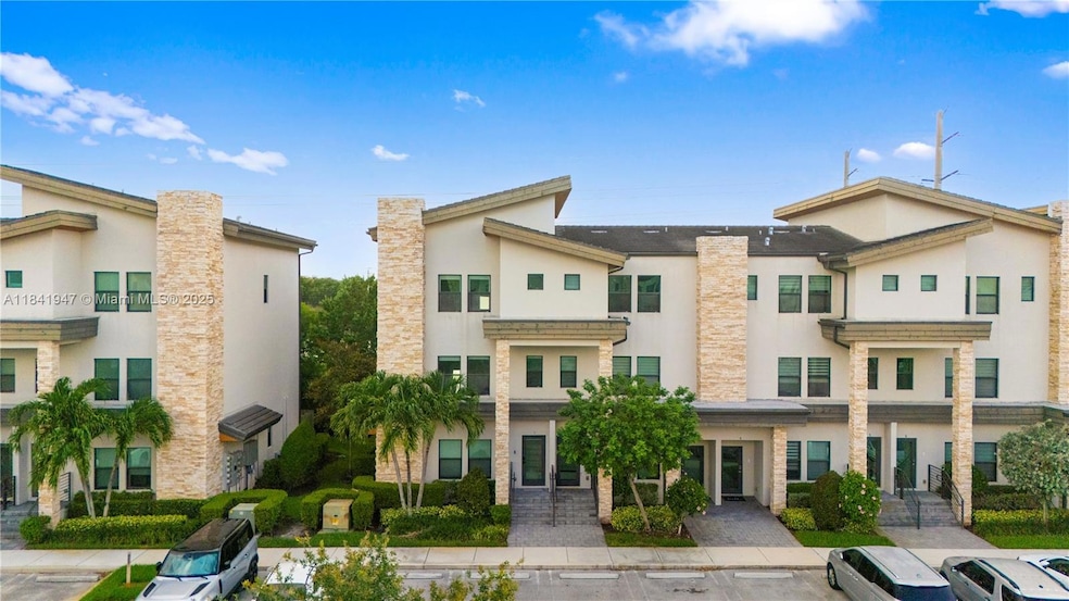 Under Contract $521,000 • Co-Listing Agent