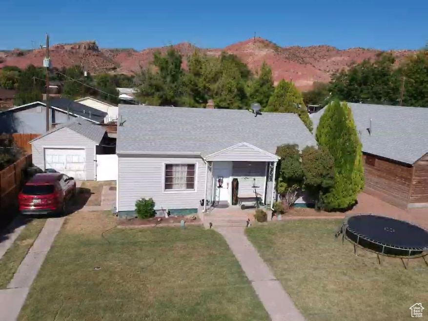 441 N 400 W, Richfield, UT 84701 - photo 1