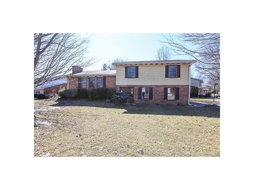 916 Pennwood Dr, New Albany, IN 47150 - photo 1