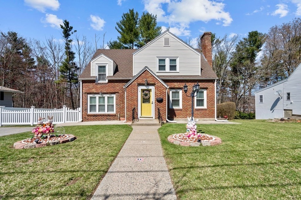 38 Zenith Dr, Worcester, MA 01602 - photo 1