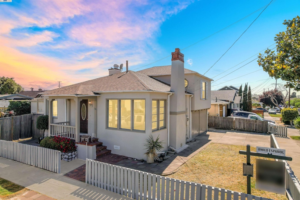 Sold $700,000 • Co-Listing Agent