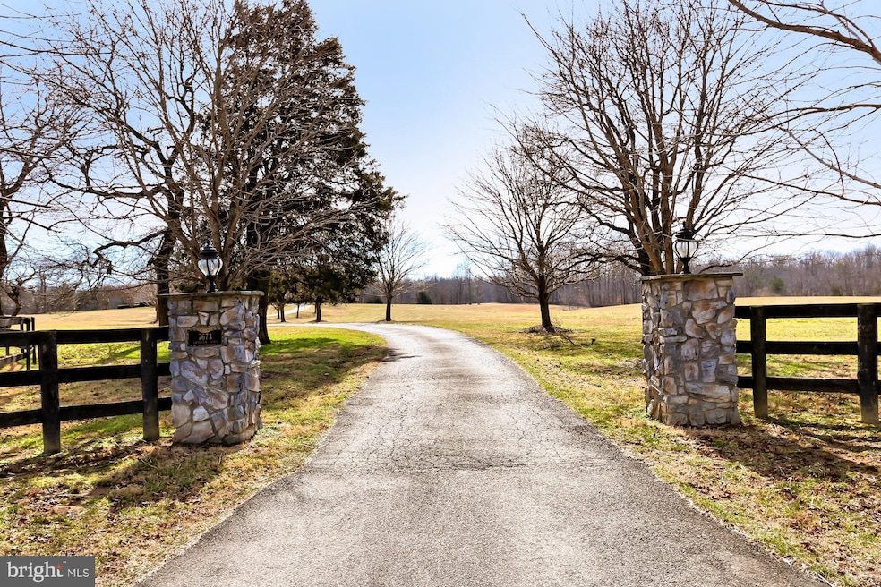 7673 Charnick Rd, Marshall, VA 20115 - photo 1