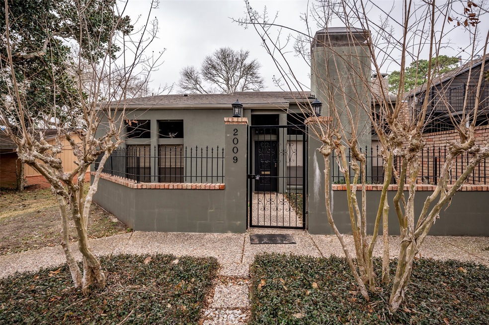 2009 Marguerite St, Bay City, TX 77414 - photo 1