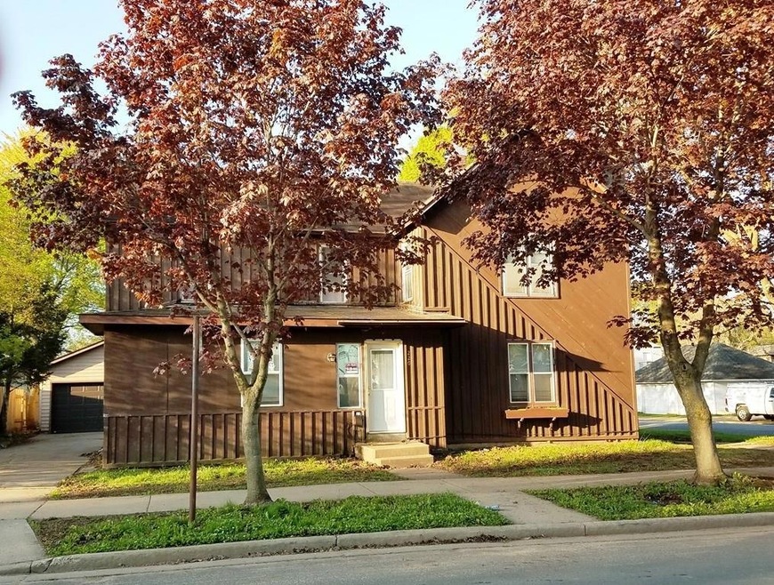 Conveniently located just 4 blocks from Broadway / UW Stout's campus! Near to the Red Cedar Trail for walking and biking! Close to Kwik Trip for grocery items!
