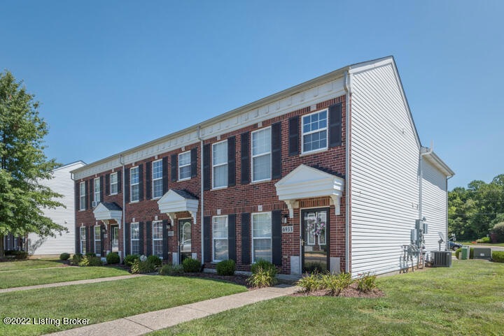 6931 Arbor Creek Dr unit 67, Louisville, KY 40228 - photo 1
