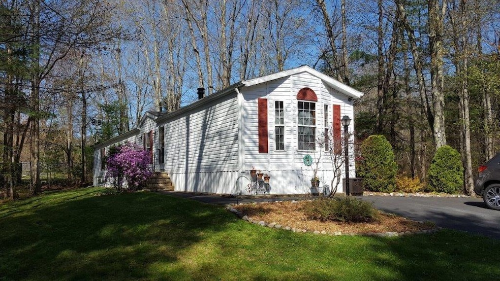 15 York Ct, Rochester, NH 03868 - photo 1