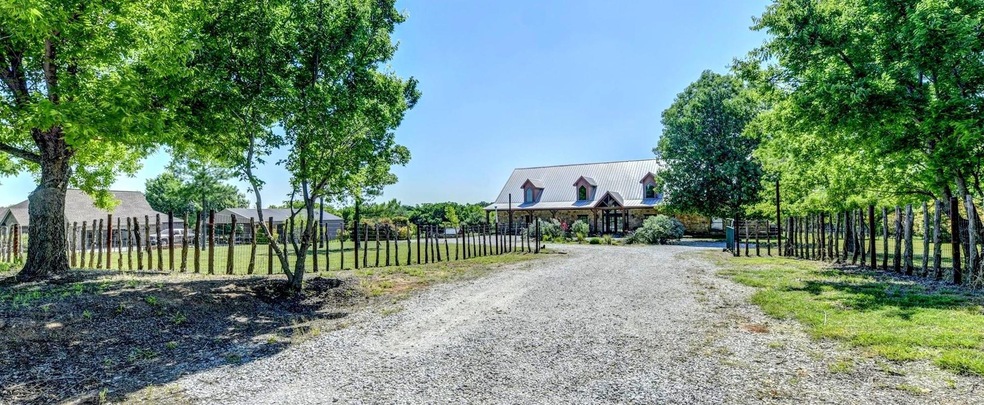 608 Greenwood Rd, Decatur, TX 76234 - photo 1