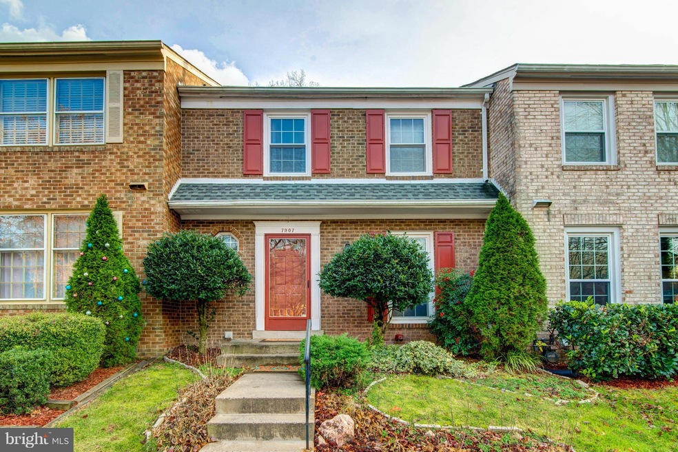 7907 Bethelen Woods Ln, Springfield, VA 22153 - photo 1