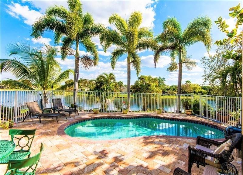 Stunning lakefront home with Chicago brick patio,