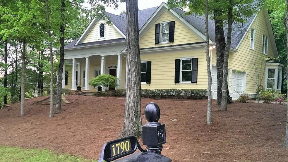 1790 Settindown Dr, Roswell, GA 30075 - photo 1