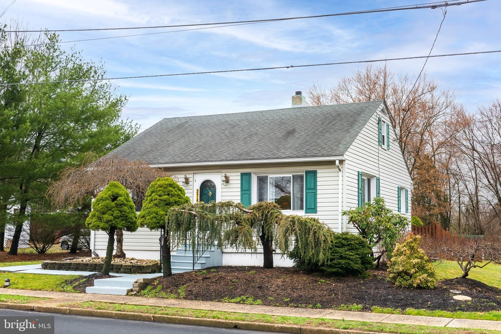 374 E Hancock St unit 13, Lansdale, PA 19446 - photo 1