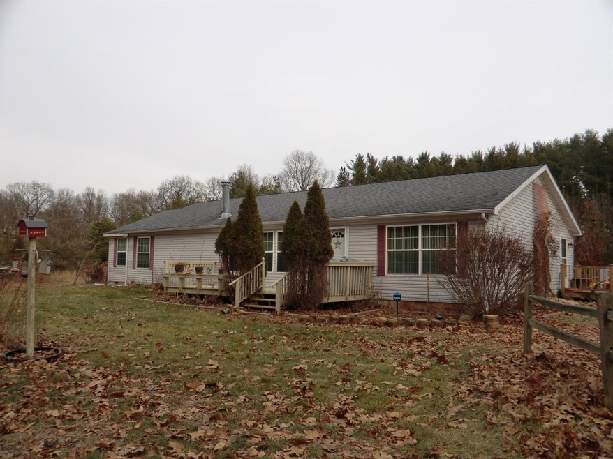 150 N 800 E, Knox, IN 46534 - photo 1