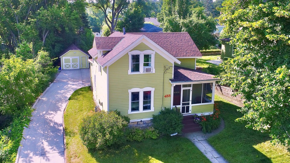 455 10th St, Red Wing, MN 55066 - photo 1