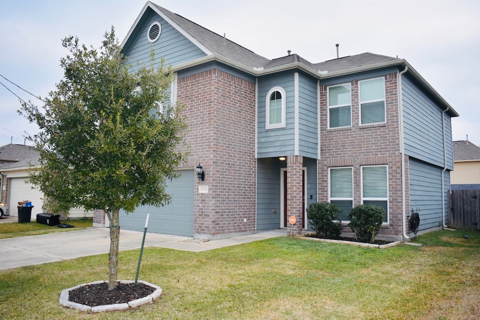 Gorgeous 2 Story Home!