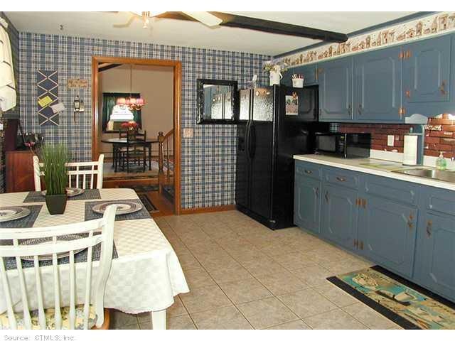 5 Hillside Manor Ave, Vernon Rockville, CT 06066 - photo 1