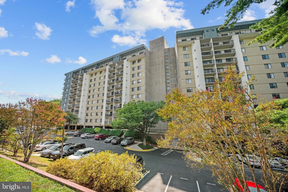 Lakeside Plaza Condominium unit 830, Baileys Crossroads, VA 22041 - photo 1