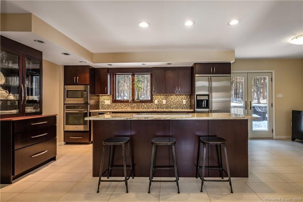 51 Old Wheeler Ct, Avon, CT 06001 - photo 1