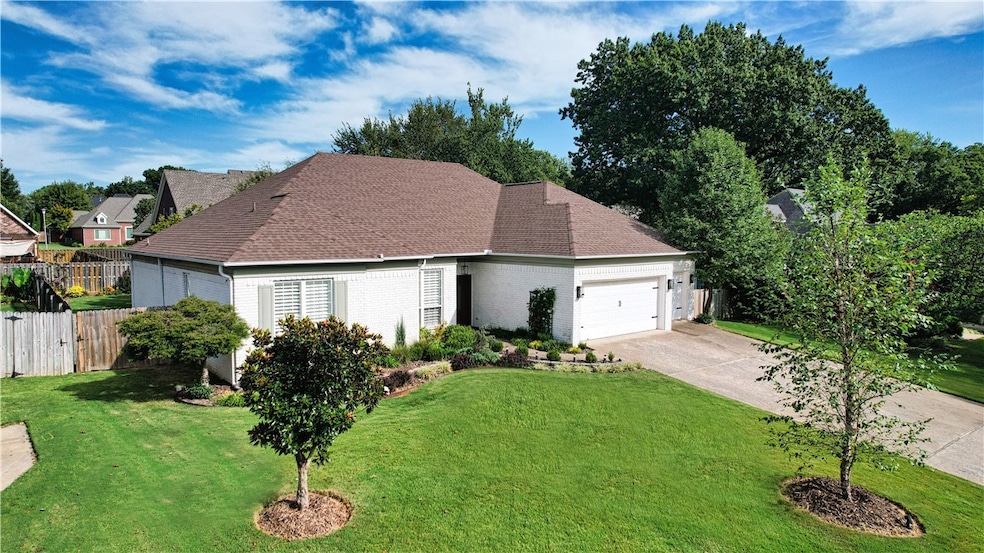 204 NW O St, Bentonville, AR 72712 - photo 1